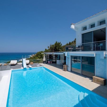 Icarus Luxury Beachfront Villa Gialiskari  ภายนอก รูปภาพ