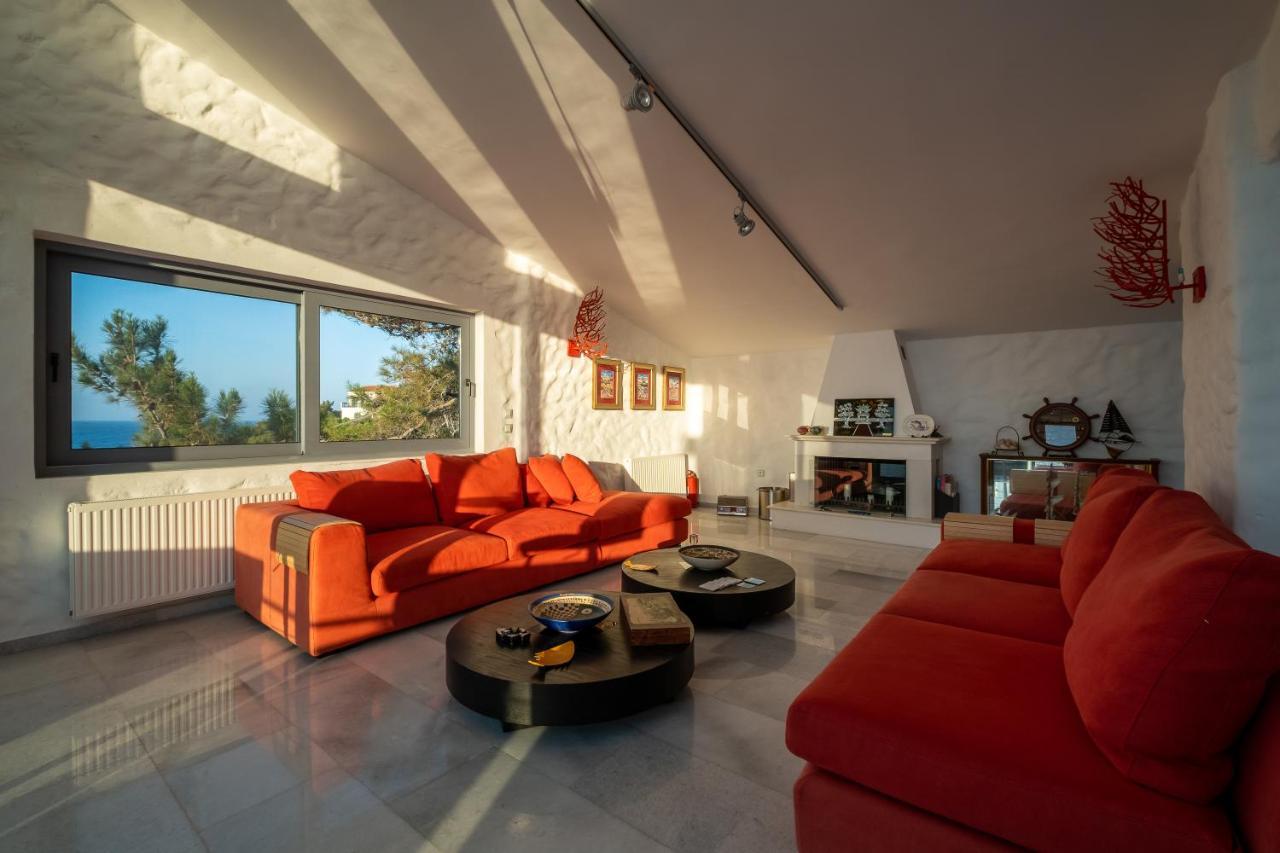 Icarus Luxury Beachfront Villa Gialiskari  ภายนอก รูปภาพ