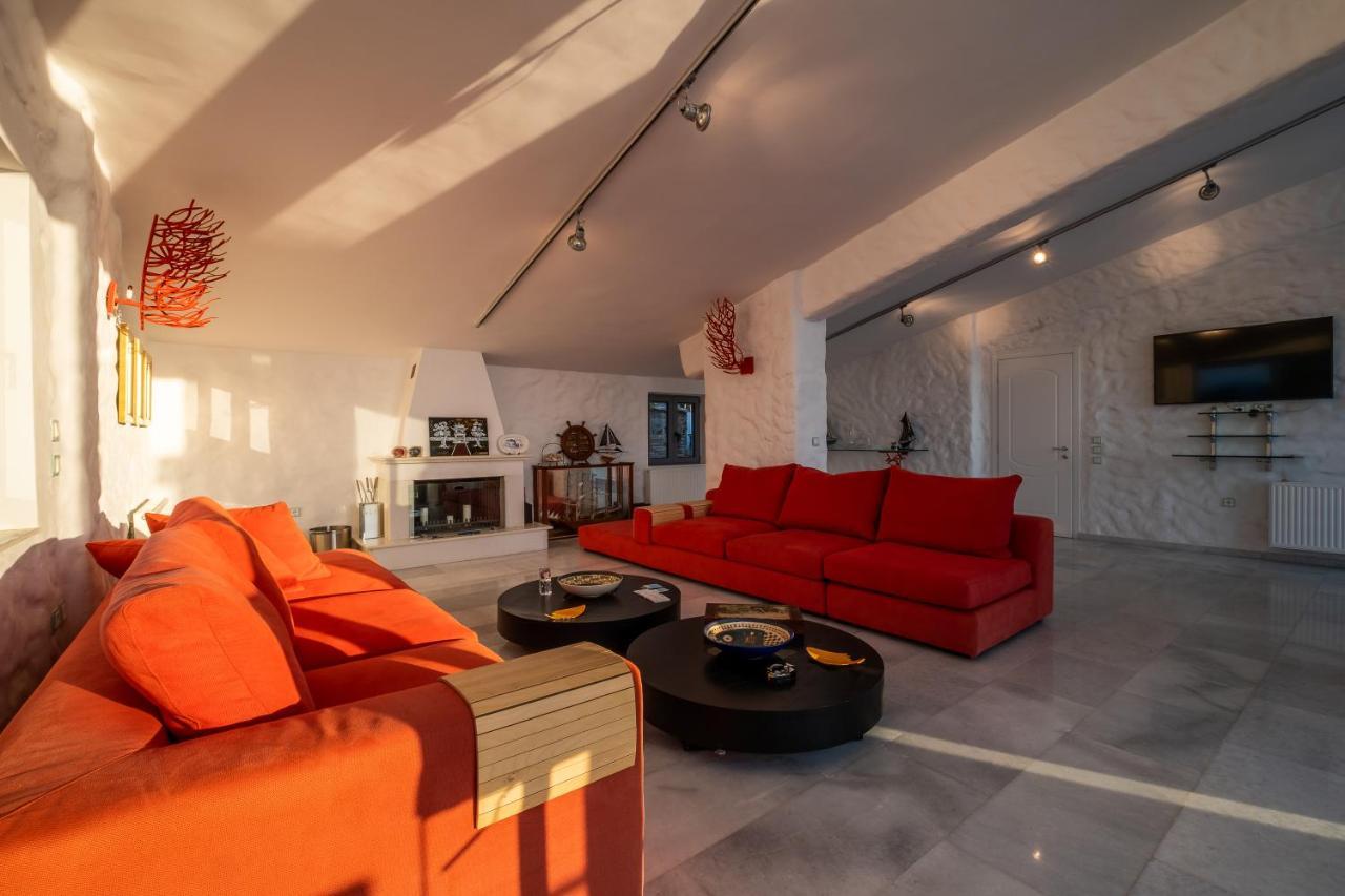Icarus Luxury Beachfront Villa Gialiskari  ภายนอก รูปภาพ