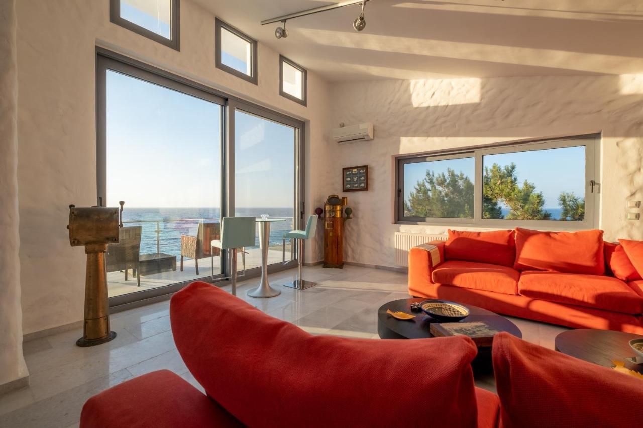 Icarus Luxury Beachfront Villa Gialiskari  ภายนอก รูปภาพ