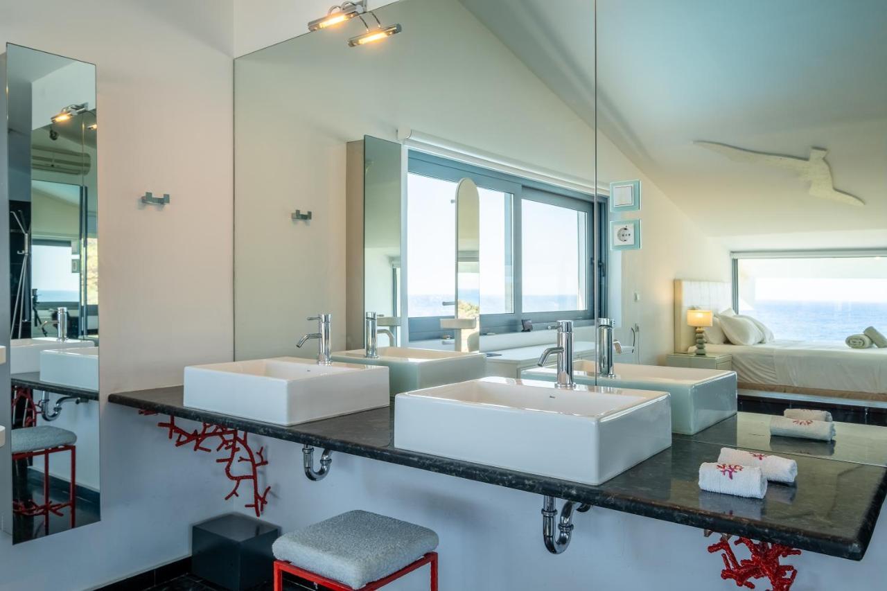 Icarus Luxury Beachfront Villa Gialiskari  ภายนอก รูปภาพ