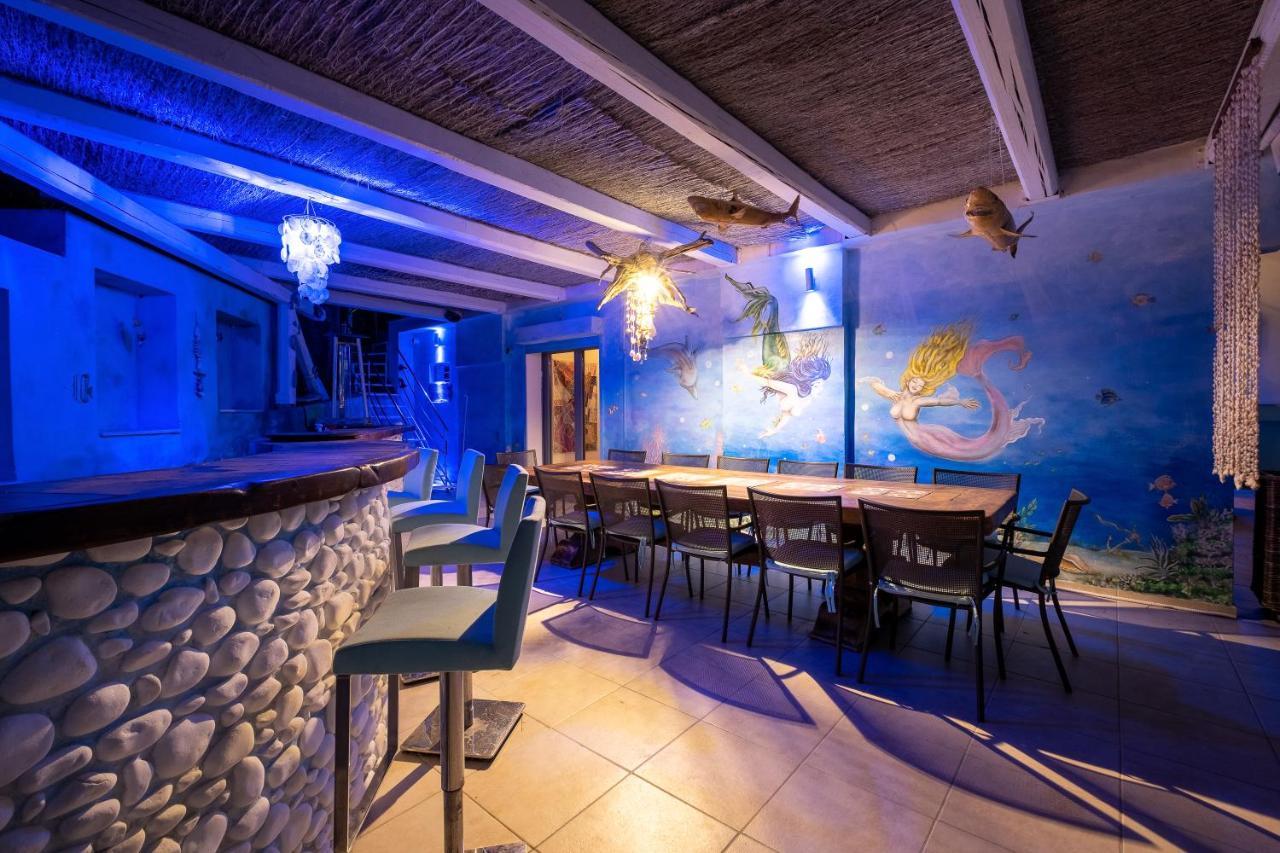 Icarus Luxury Beachfront Villa Gialiskari  ภายนอก รูปภาพ