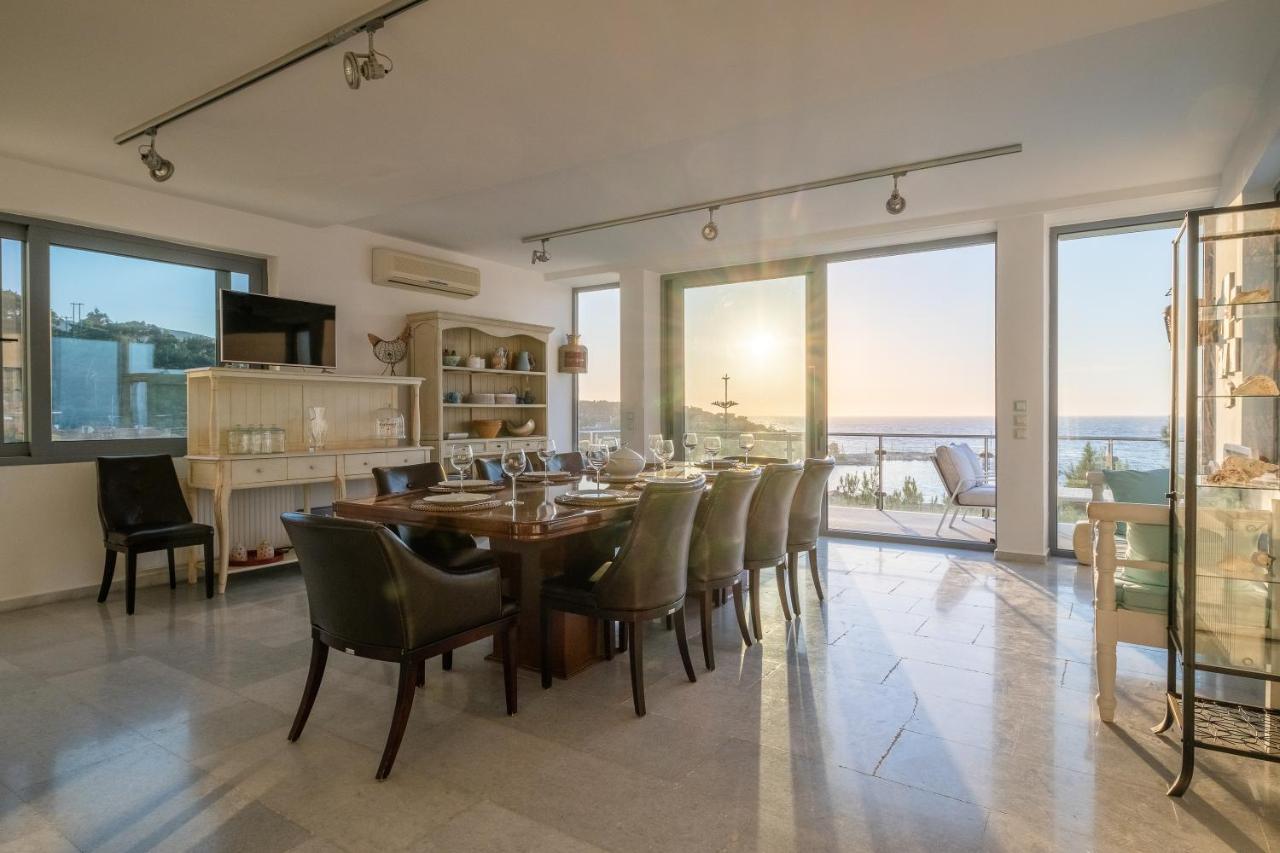 Icarus Luxury Beachfront Villa Gialiskari  ภายนอก รูปภาพ