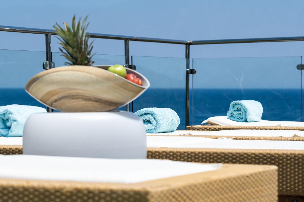 Icarus Luxury Beachfront Villa Gialiskari  ภายนอก รูปภาพ