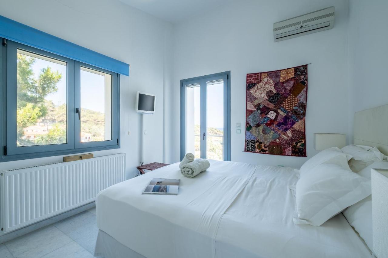 Icarus Luxury Beachfront Villa Gialiskari  ภายนอก รูปภาพ