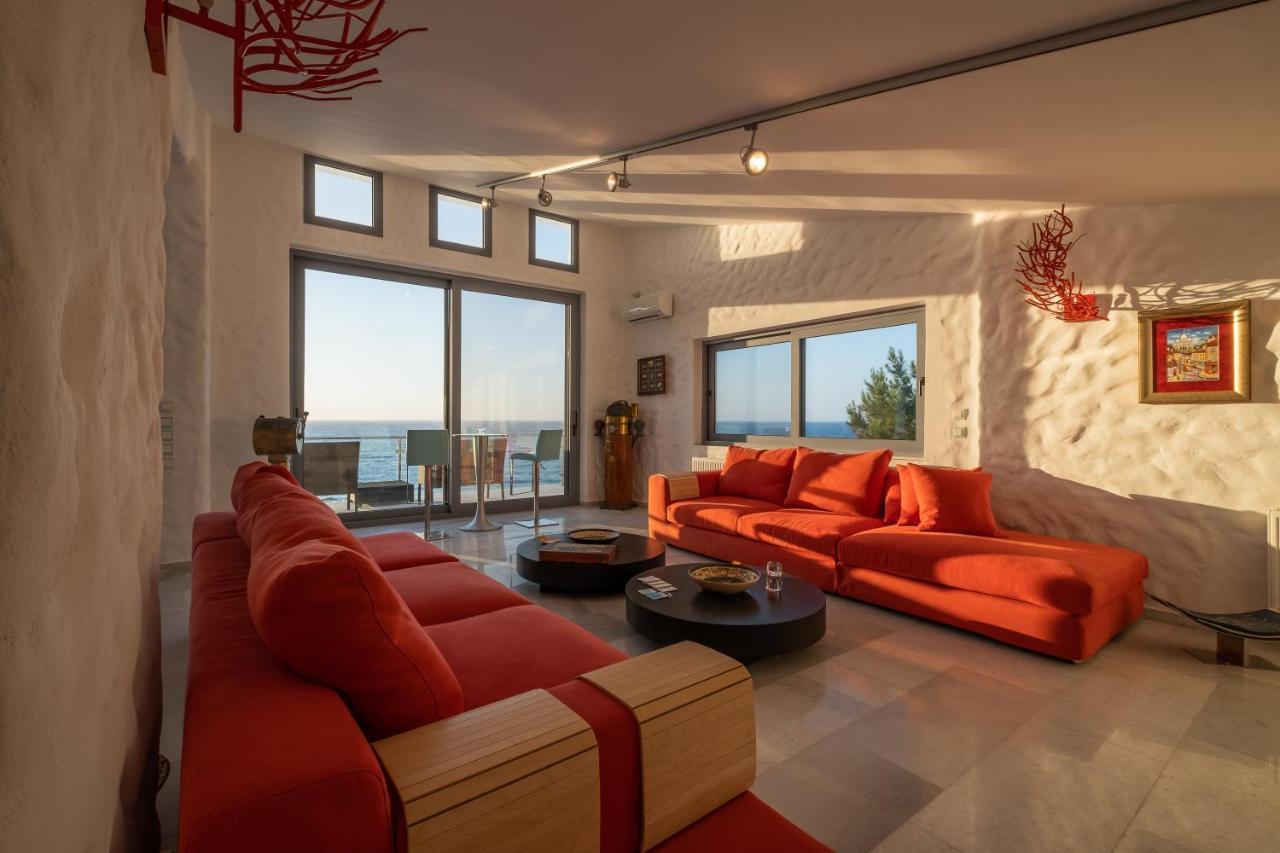 Icarus Luxury Beachfront Villa Gialiskari  ภายนอก รูปภาพ