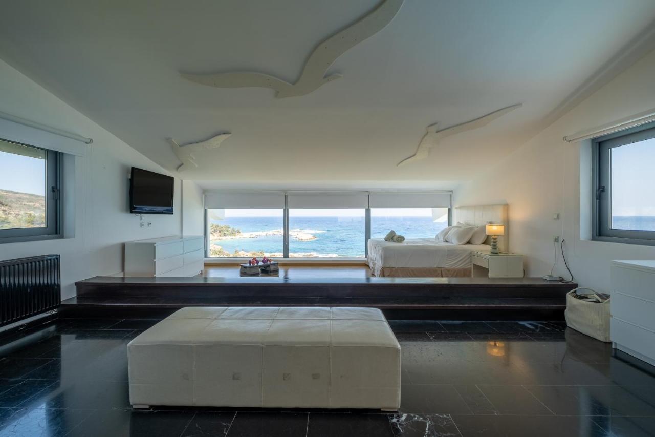 Icarus Luxury Beachfront Villa Gialiskari  ภายนอก รูปภาพ